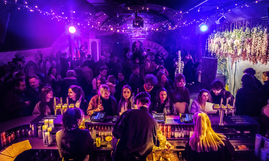 bar